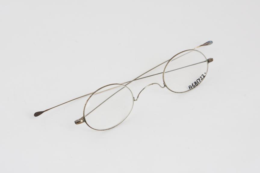 Straight spectacles, steel wire, English, 1801-1900