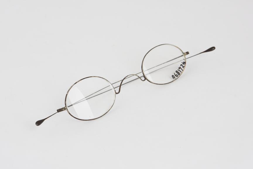 Straight spectacles, steel wire, English, 1801-1900