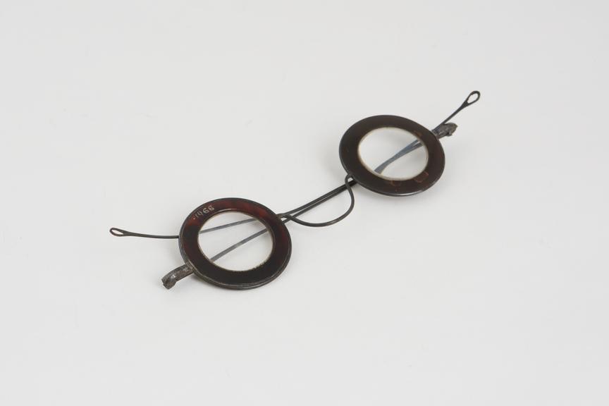 Straight spectacles, blued steel wire, shell inner rims