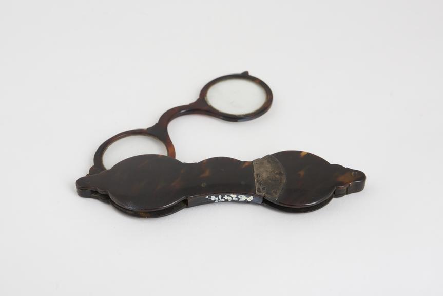 Hand spectacles, medium single fold front