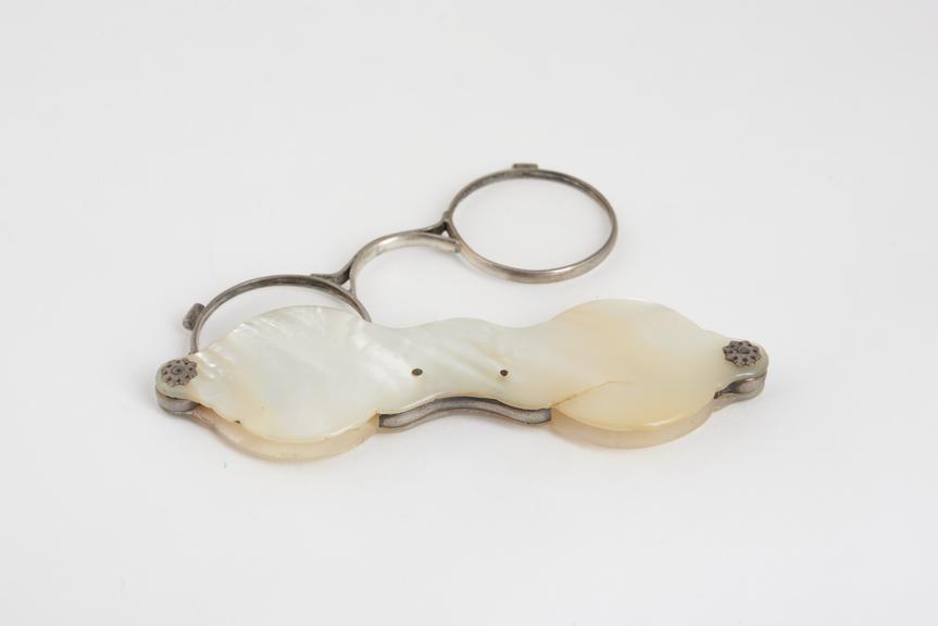 Hand spectacles, folding, silver frame, mother of pearl cover