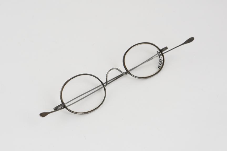 Spectacles, straight, steel wire, probably English, 1801-1900