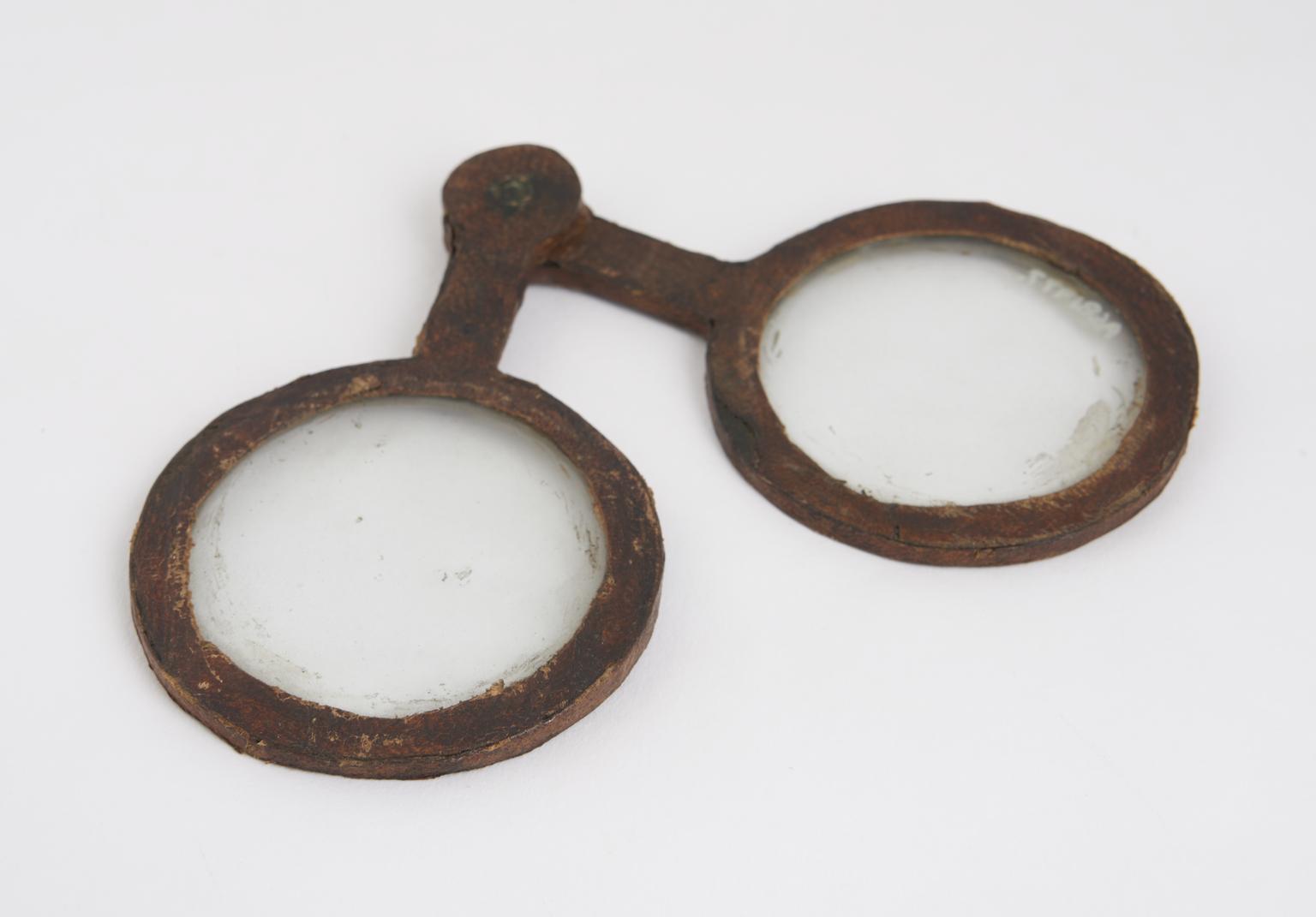Copy of 17th century folding spectacles | Science Museum Group Collection