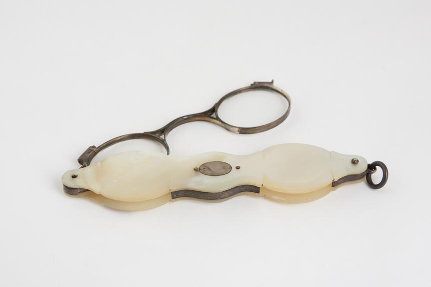 Hand spectacles, medium single fold away, silver frame