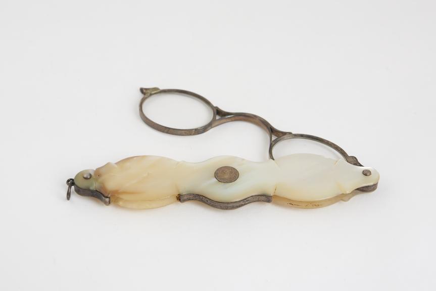 Hand spectacles, medium single fold, foldaway, silver frame