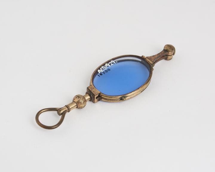 Hand, folding, tinted spectacles, gilt, England, 1801-1900