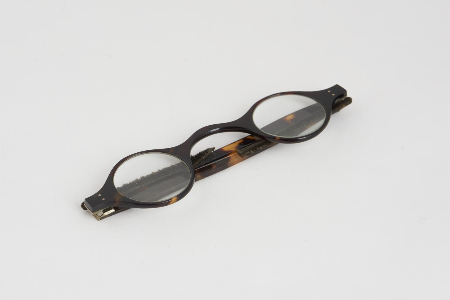Sharp Turtle Spectacles Spectacles, straight, tortoiseshell | Science Museum Group Collection