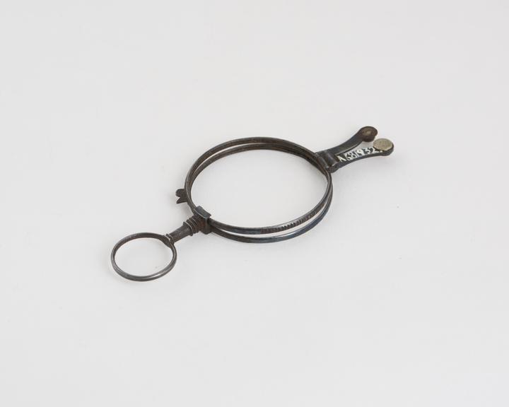 Hand, folding spectacles, blued steel, English, 1801-1900