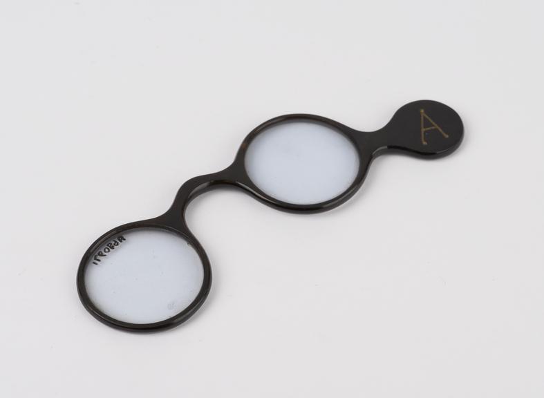 Pair of trial lenses