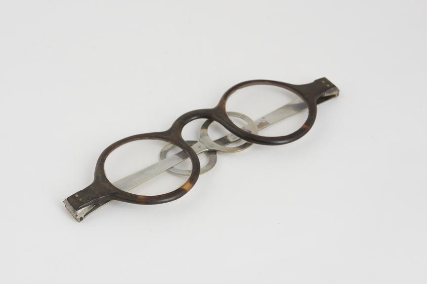 Spectacles, straight, tortoiseshell frames, silver plated sides