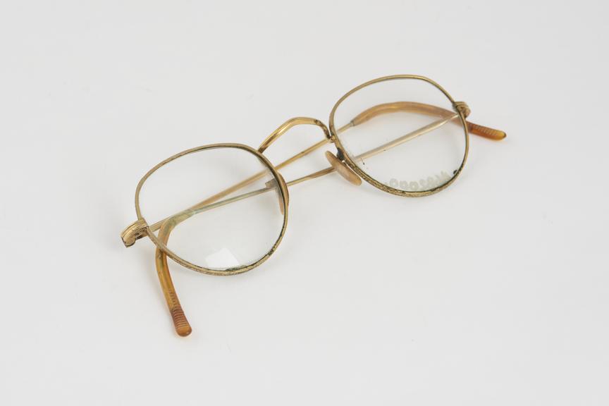 Spaectacles Rest spectacles | Science Museum Group Collection