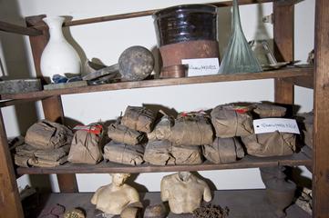 One packet: “Scotch black lead”