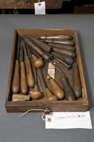 Three knurling tools