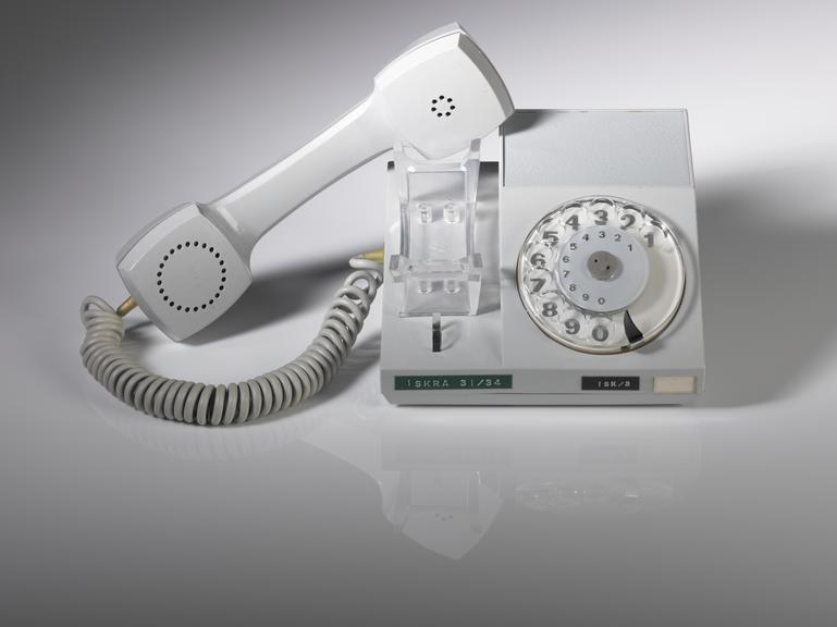 Grey ATA 31/34 telephone with dial, 1965-1968 | Science Museum Group ...