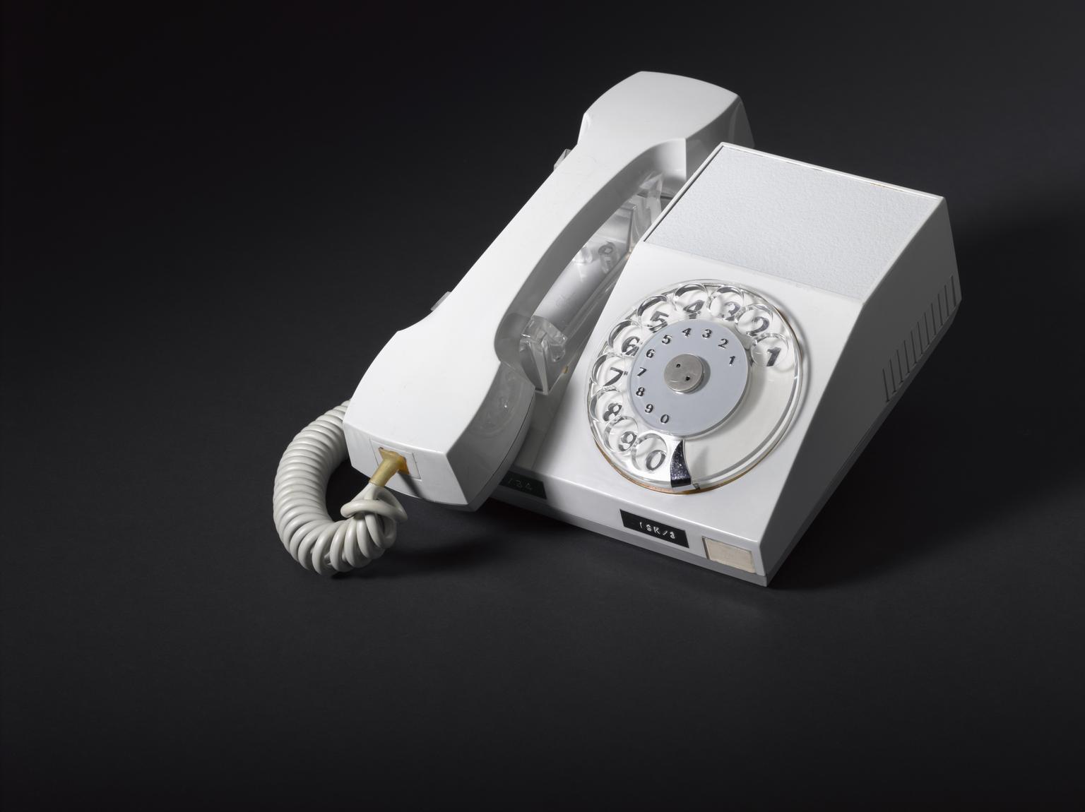 Grey ATA 31/34 telephone with dial, 1965-1968 | Science Museum Group ...