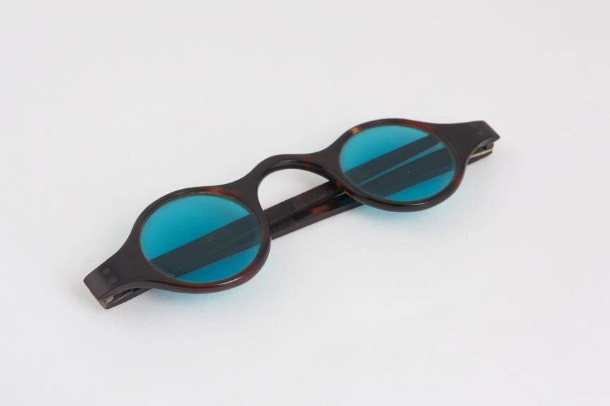 Spectacles, straight, tinted, tortoiseshell, silver hinge