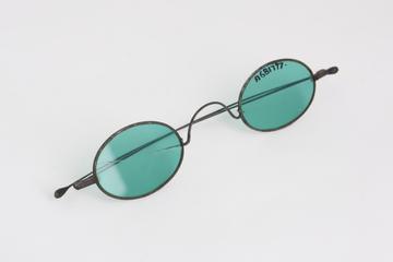 Spectacles, sunglasses, straight