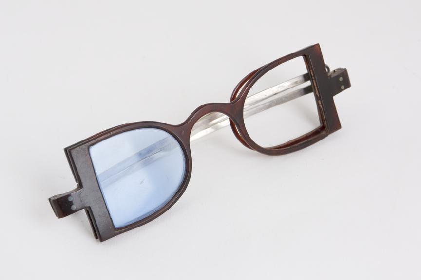 Turn pin sunglasses, tortoiseshell frames, double lenses