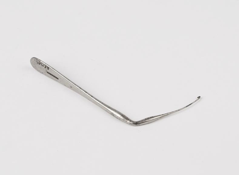 Ophthalmic hook, steel, by Charriere of Paris, 1820-1865