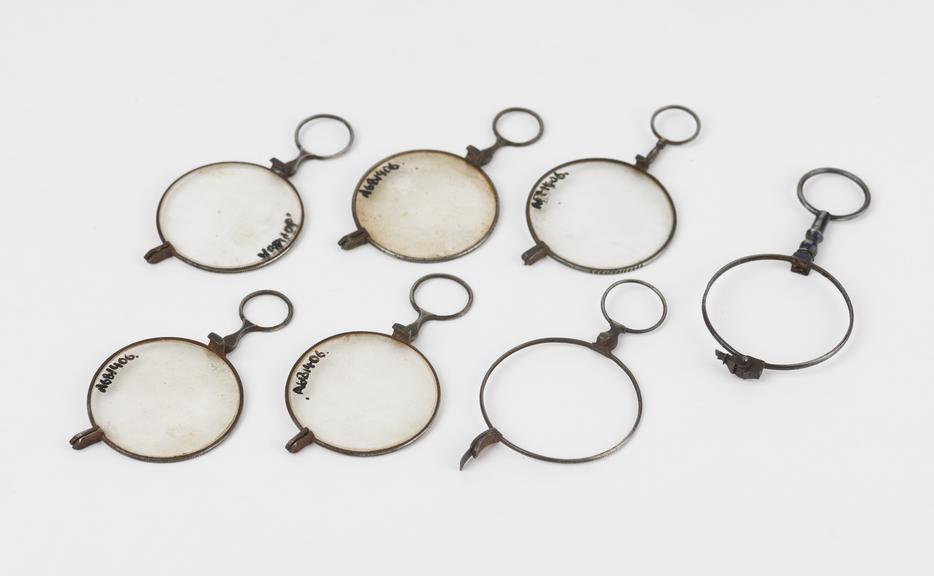 Bow folding spectacles, 5 single lenses and two rims only