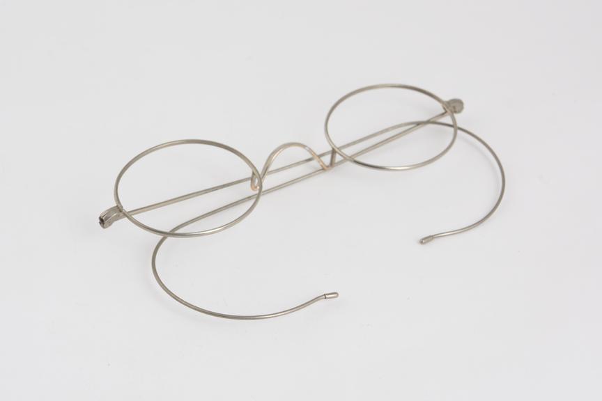 Coil spring spectacles, steel wire (?), incomplete (no lenses)