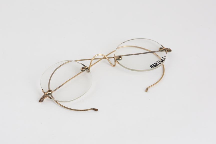 Coil spring spectacles, gold-plated