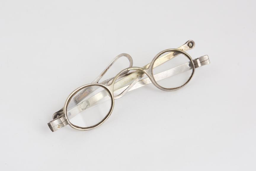 Turn pin spectacles, silver, Birmingham hallmark, 1822, by I.B