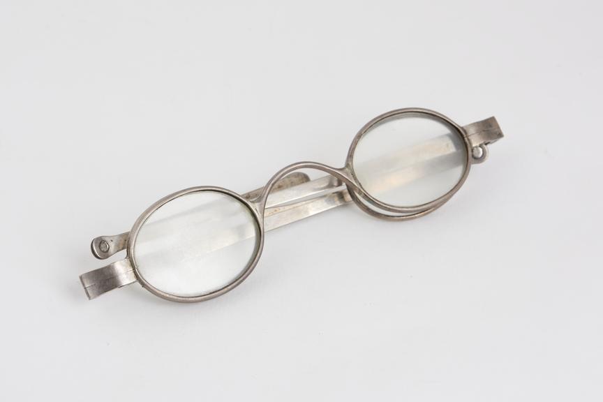 Turn pin spectacles, silver, double lenses, London hallmark