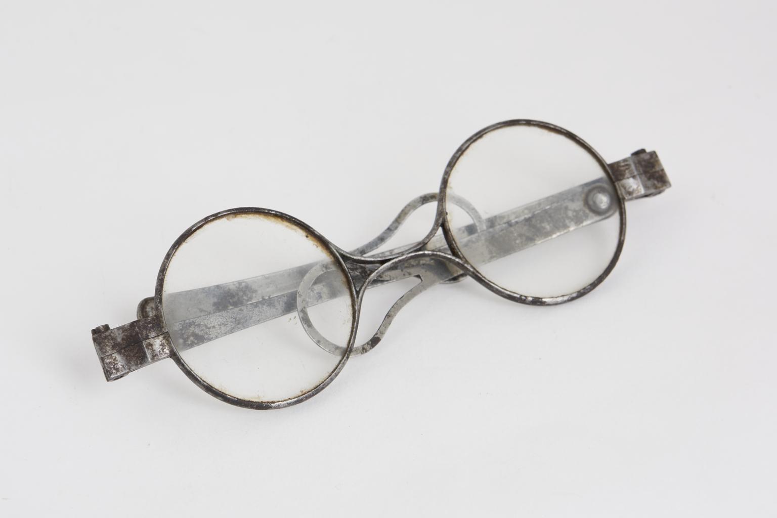 Spectacles Turned Turn pin spectacles | Science Museum Group Collection