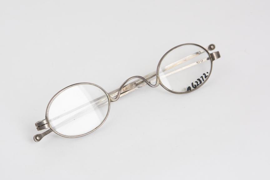 Turn pin spectacles, silver wire, hallmarked, London, 1861