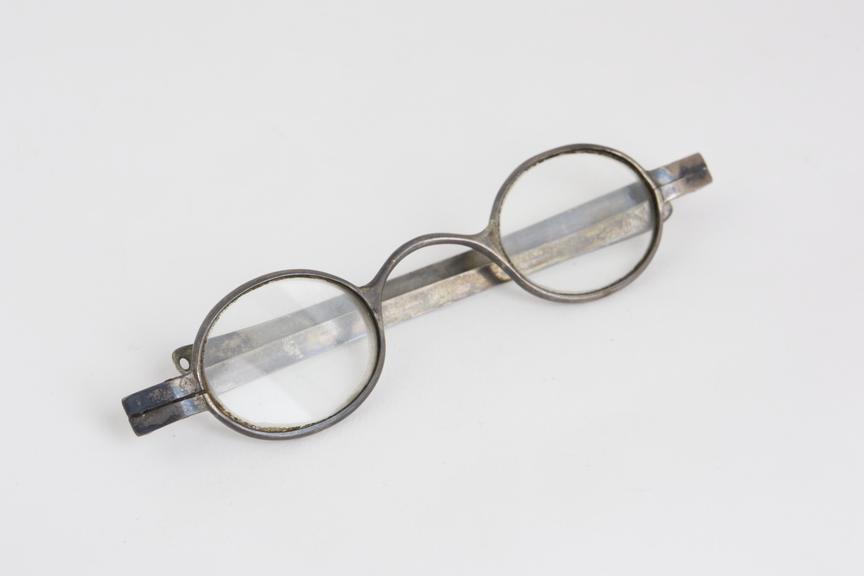 Turn pin spectacles, silver frames, by I.H