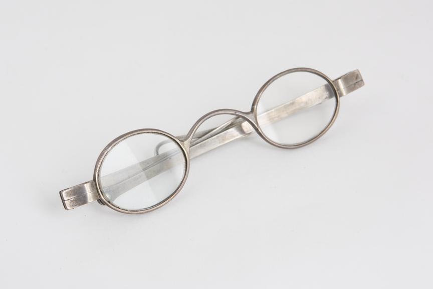 Turn pin spectacles, silver frame, London hallmark, English