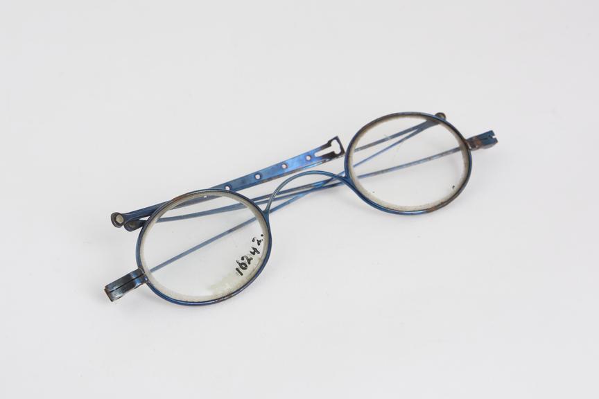 Headband turnpin spectacles, blued steel wire, incomplete(?)