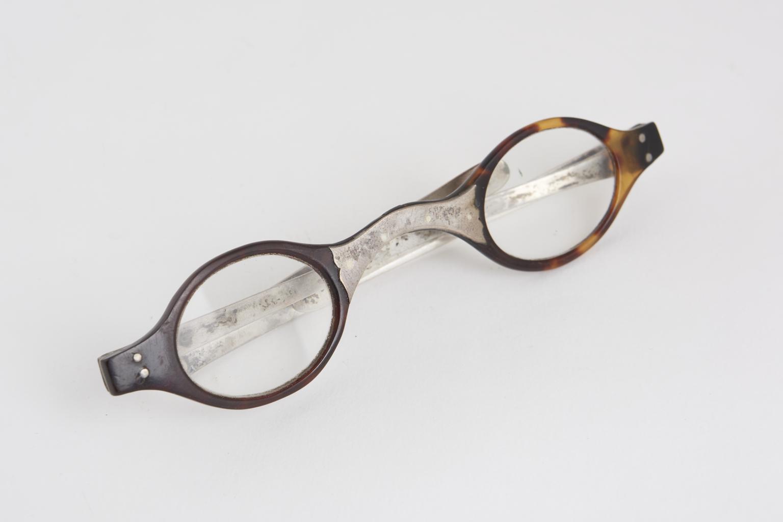 Spectacles Turned Turn pin spectacles | Science Museum Group Collection