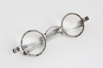 Turn pin spectacles, steel, English, 1751-1880