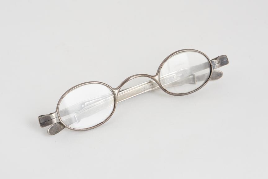 Extending spectacles, silver, English, 1827-1828