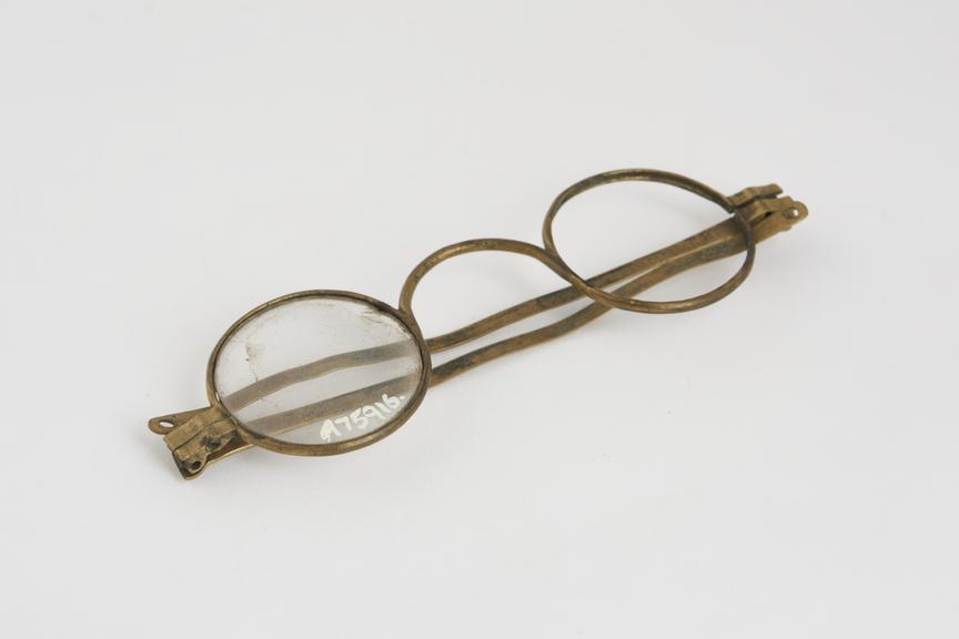 Turn pin spectacles, brass, ends missing, foreign hallmark