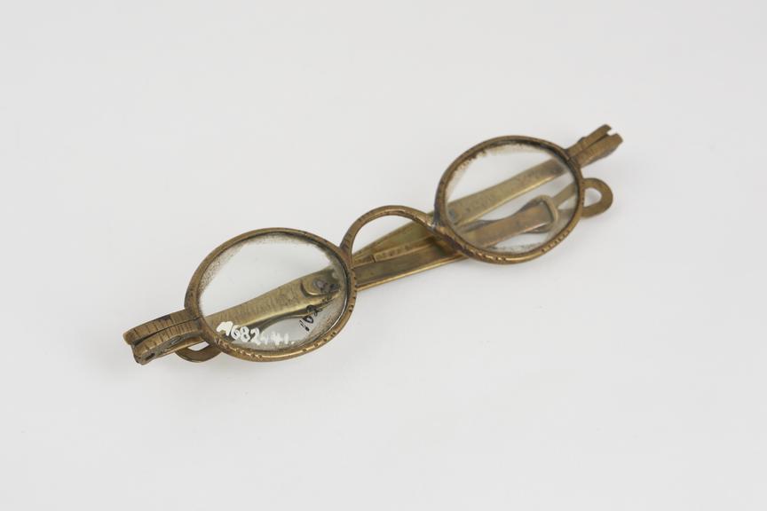 Spectacles, extending, brass, English, 1740-1840