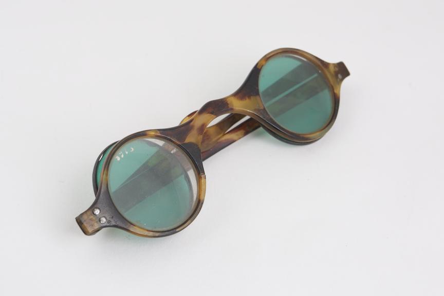 Turn pin spectacles, horn frames painted to resemble