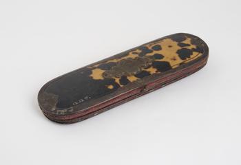 Snap lid spectacle case