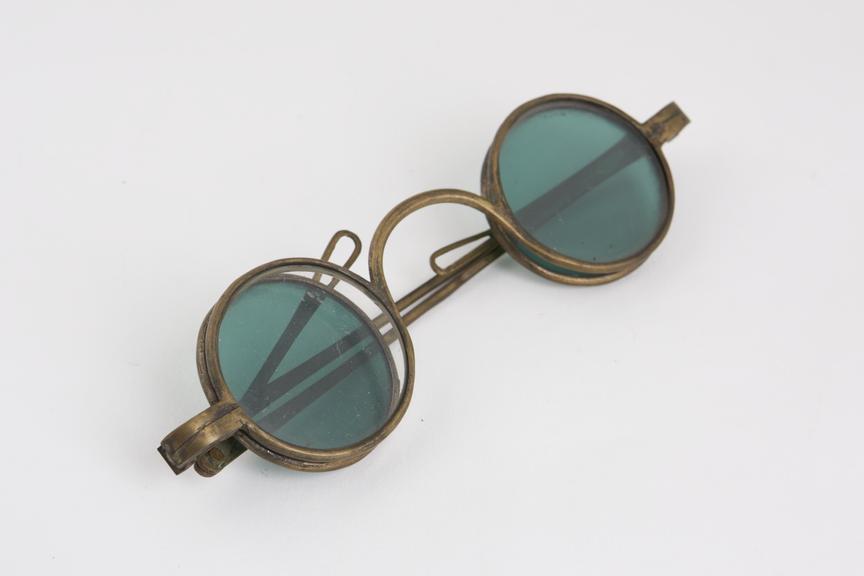 Turn pin spectacles, brass