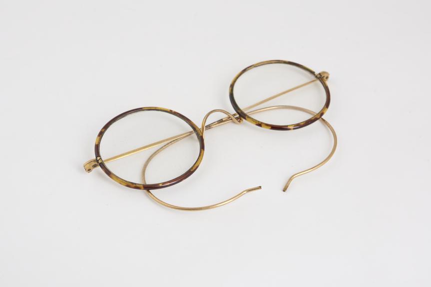 Spectacles, steel and tortoiseshell, wire ear-pieces