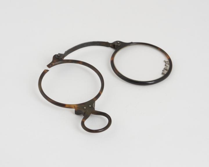 Folding bow spectacles, tortoiseshell with steel spring