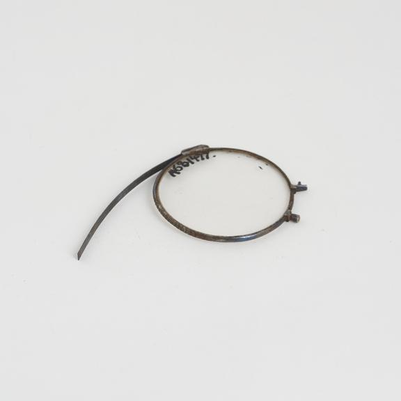Bow spectacles, half only, steel frame, English, 1780-1850