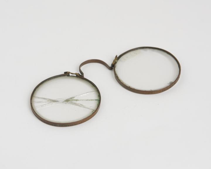 Bow, Nuremberg spectacles, copper, one lens missing