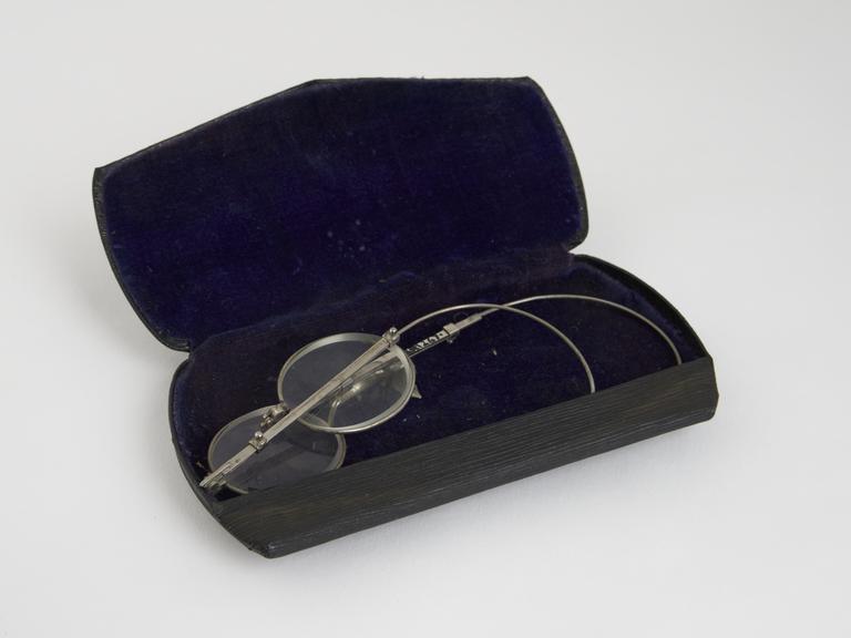 Curved spectacles, extending, nickel plated steel