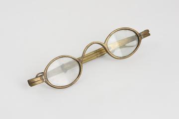 Spectacles, extending, brass, English, 1700-1820