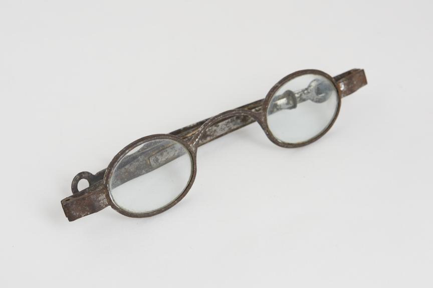 Extending spectacles | Science Museum Group Collection