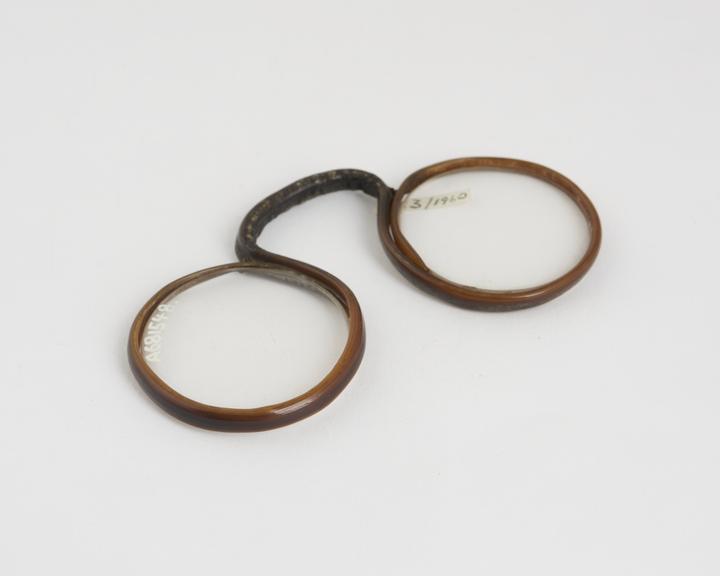 Bow Nuremberg spectacles, fishbone, German or French, 1650-1750