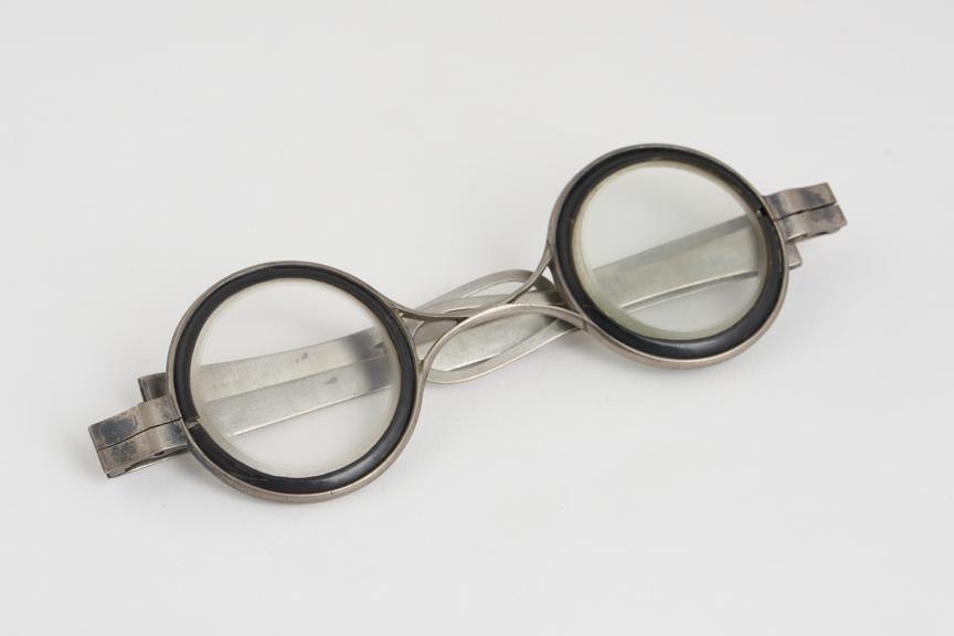 Transverse folding spectacles, silver, unmarked